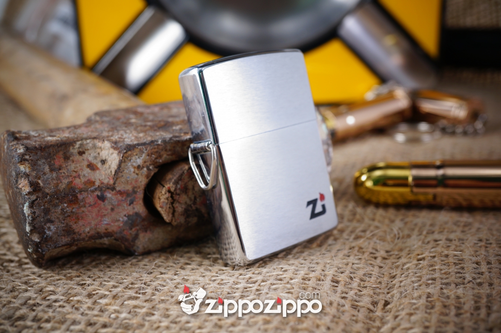 Bật lửa zippo cổ la mã kiểu mẫu chữ zi có móc treo