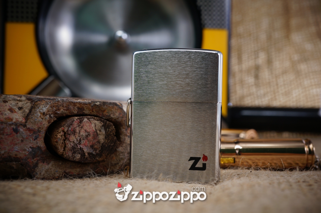 Bật lửa zippo cổ la mã kiểu mẫu chữ zi có móc treo