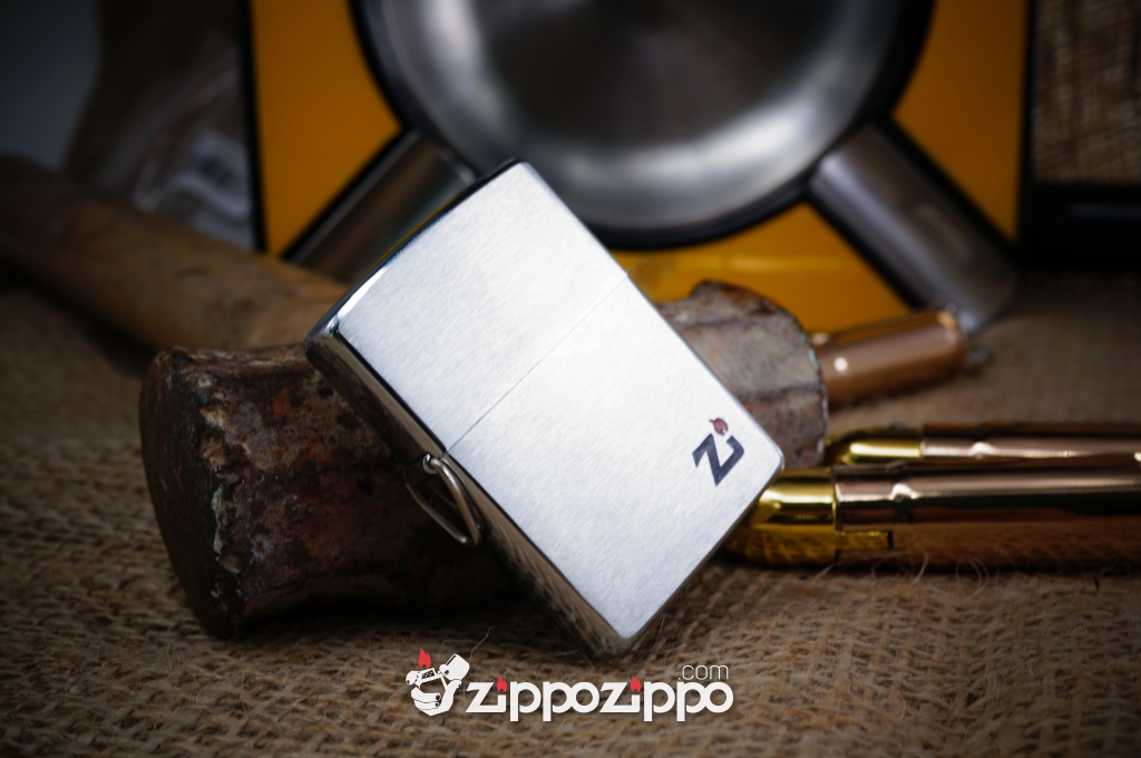 Bật lửa zippo cổ la mã kiểu mẫu chữ zi có móc treo