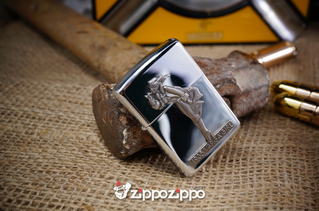 Zippo Cô Gái Hút Thuốc Nổi