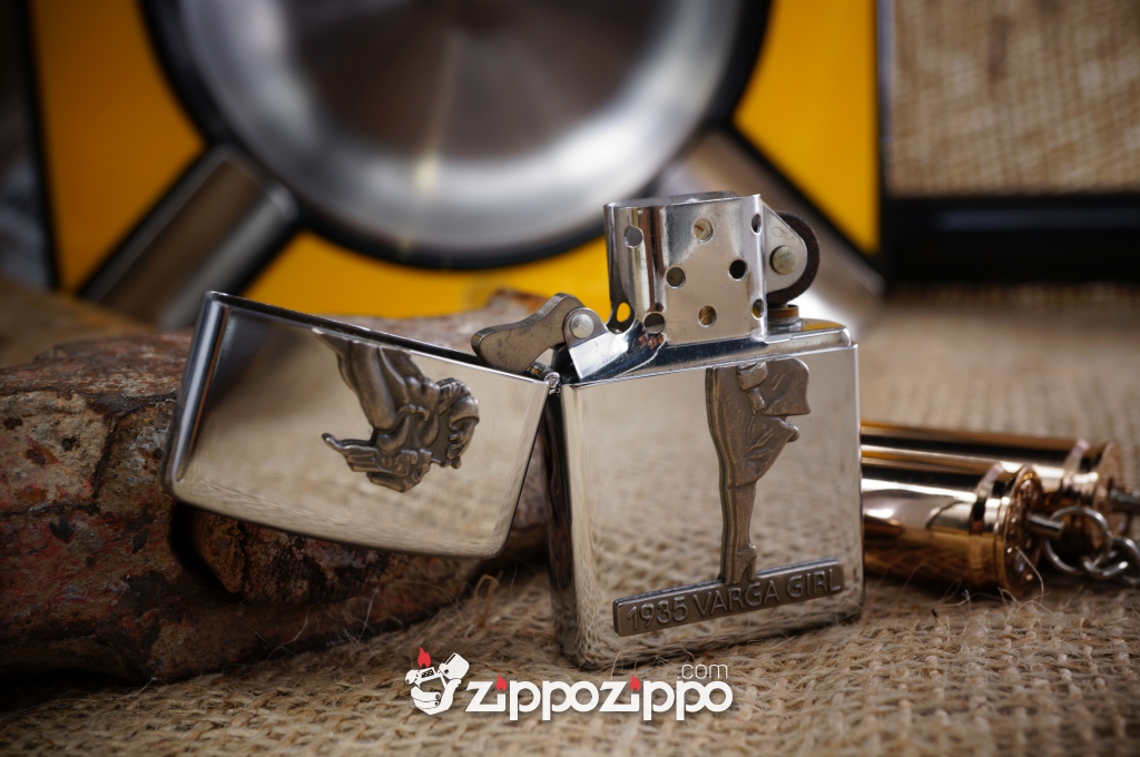 Zippo Cô Gái Hút Thuốc Nổi