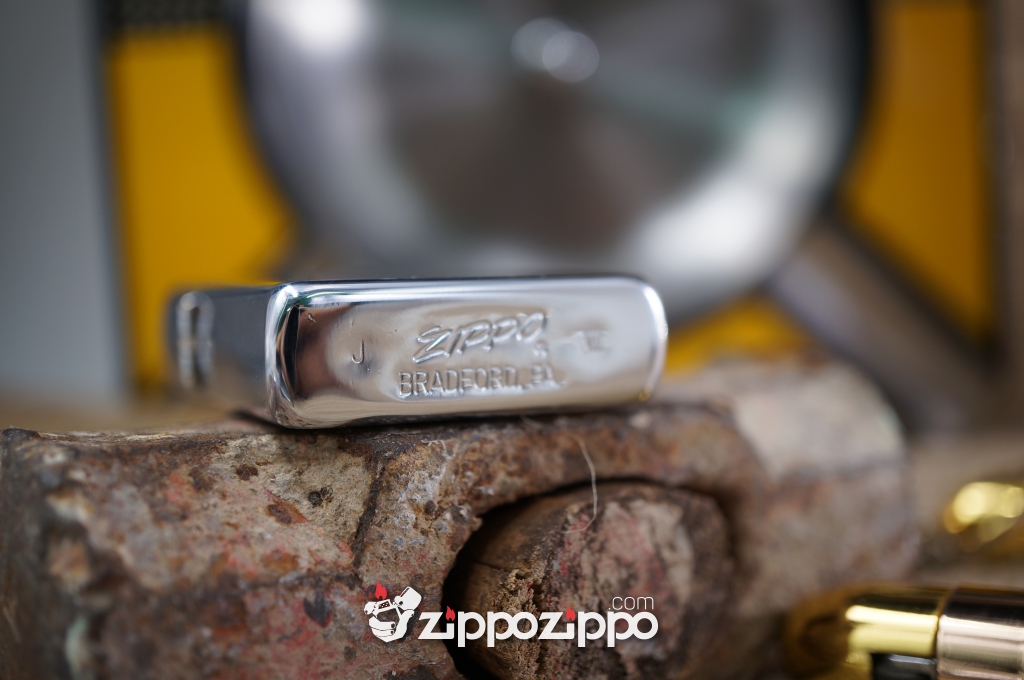 Zippo chữ xéo zippo VII