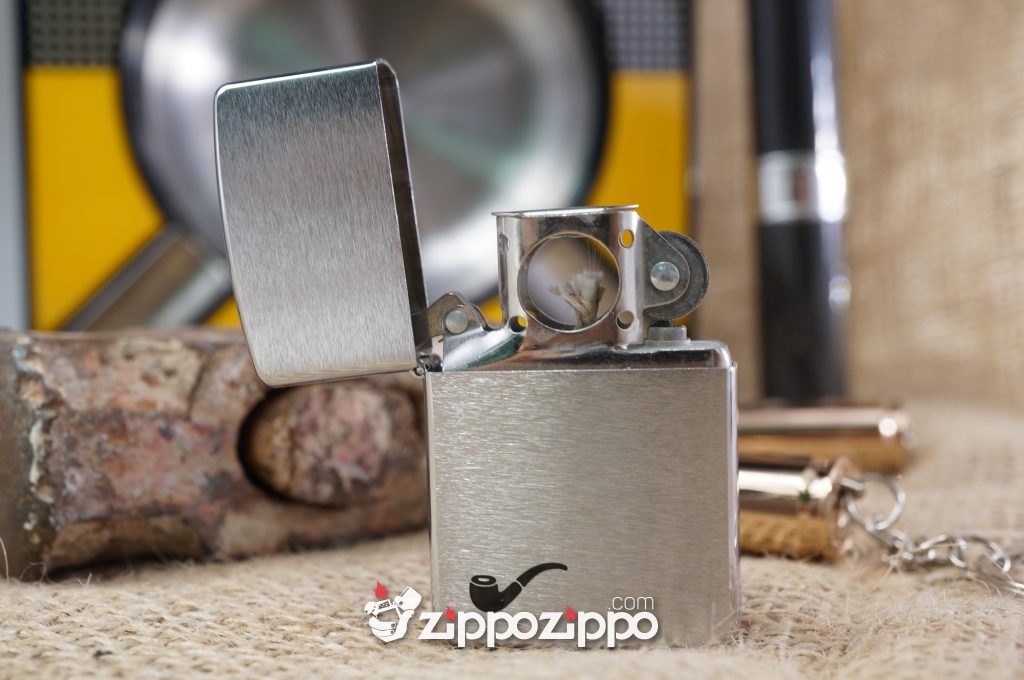 BẬT LỬA ZIPPO LA MÃ KIỂU DÀNH CHO HÚT TẨU