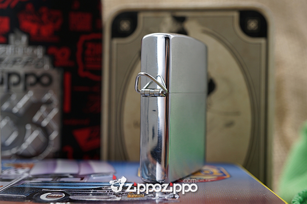 Bật lửa zippo cổ la mã xước ngang có móc treo