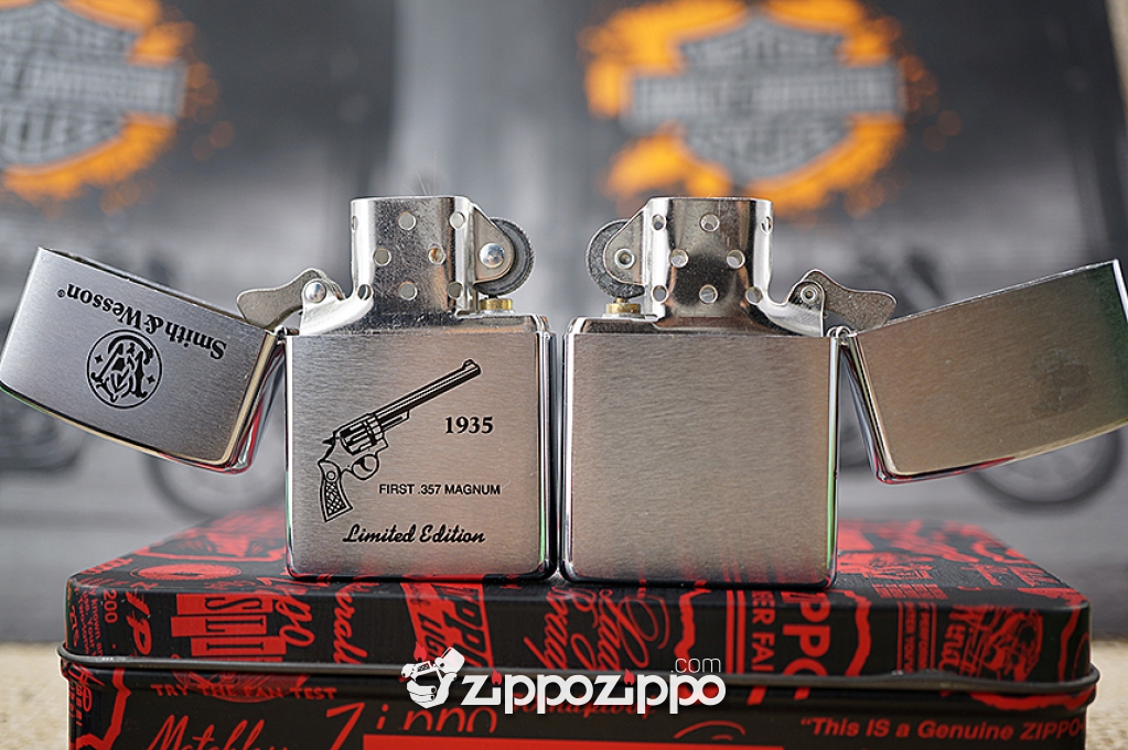 Bật lửa zippo cổ logo súng cổ