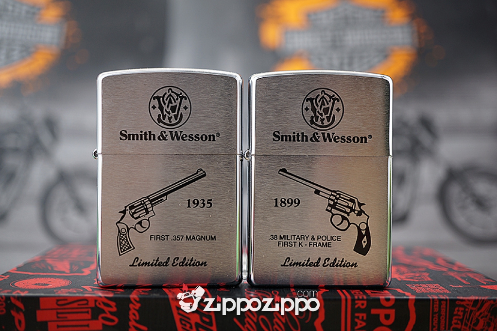 Bật lửa zippo cổ logo súng cổ