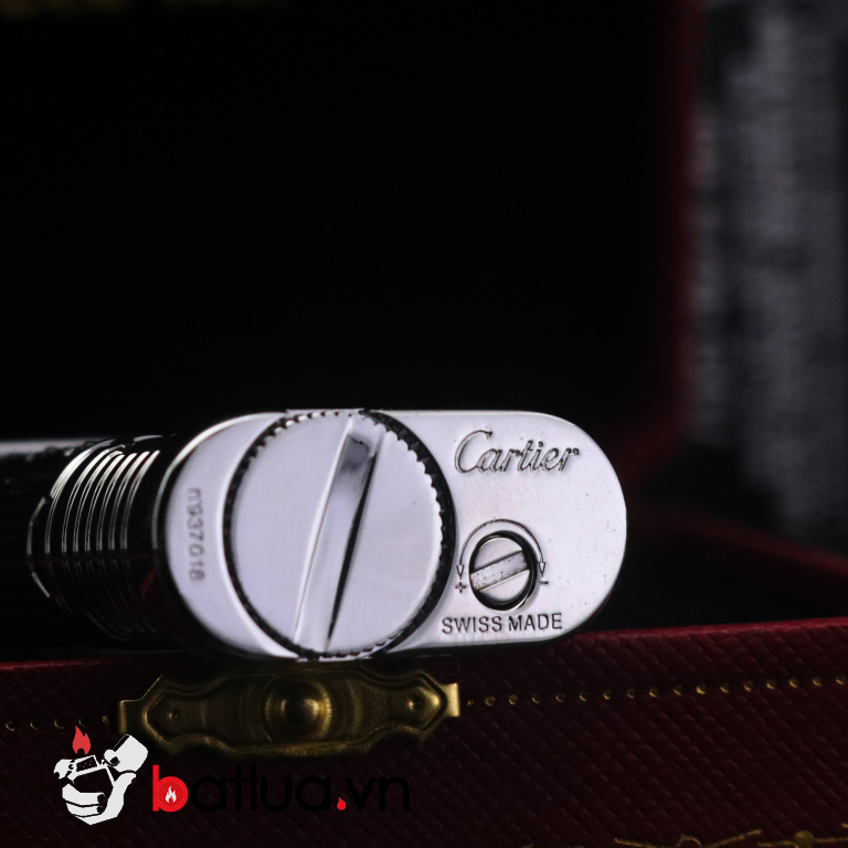 Bật lửa Cartier trơn classic