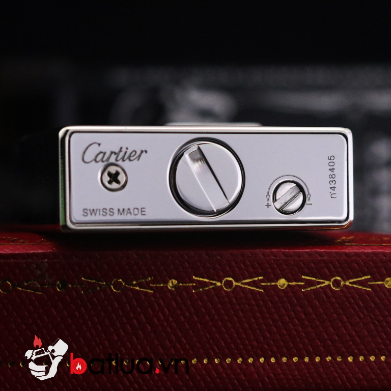 Bật lửa Cartier vuông bạc đan ngang