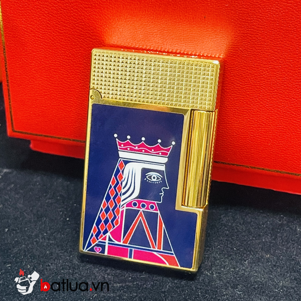 Bật lửa S.T. Dupont Ligne 2 King Bài Tây – Men Xanh Navy Vỏ Vàng Guilloché