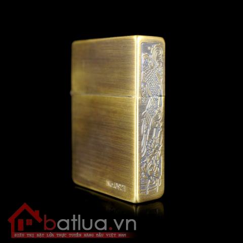 Bật lửa Chính hãng Zippo phiên bản 1935  phía giáp đồng khắc ba cá chép