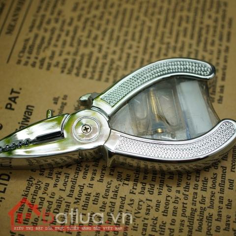 Bật lửa kiểu dáng hình chiếc kìm kiêm khui bia sành điệu