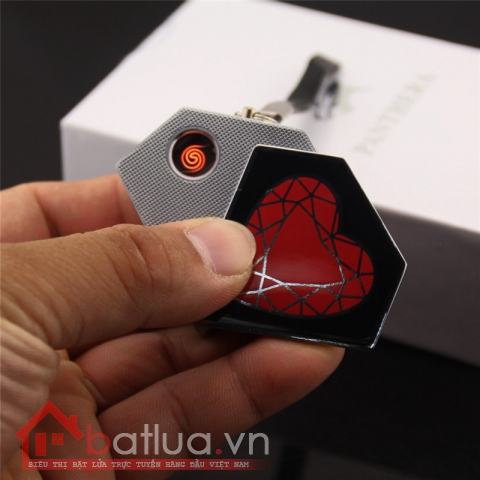 Bật lửa móc treo sạc điện USB hình kim cương bề mặt in trái tim kẻ đỏ