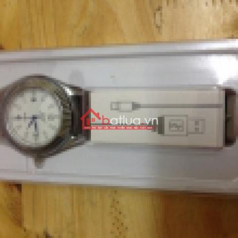 Bật lửa sạc điện qua USB kiêm đồng hồ đeo tay dây da
