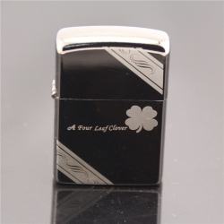 Bật lửa tình yêu kiểu dáng Zippo in hình cỏ may mắn - Mã SP: BL09053