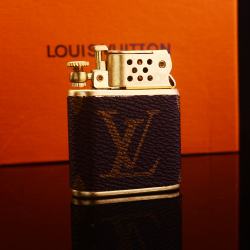 Bật Lửa Xăng Đá Louis Vuitton Ver.3 - Mã SP: BLX0124