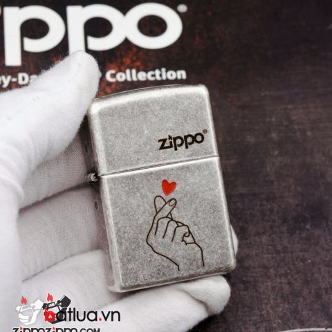 Bật Lửa Zippo Bạc Giả Cổ Khắc Biểu Tương Drop Heart