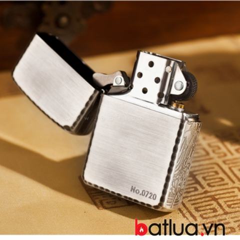 Bật lửa zippo bạc khắc cá chép vượt vũ môn xung quanh