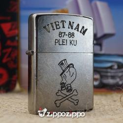 Bật lửa zippo chiến tranh việt nam sản xuất 2017 ( VIETNAM-PLEI KU 67-68 ) - Mã SP: ZPC1528