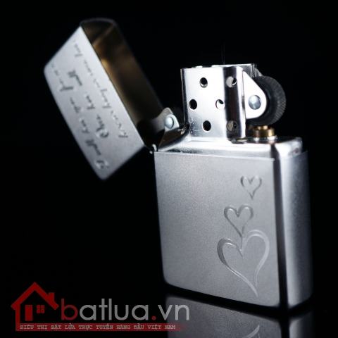 Bật lửa Zippo chính hãng 205 Bạc khắc trái tim tình yêu