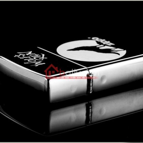 Bật lửa Zippo chính hãng đen Chó sói hú trong đêm