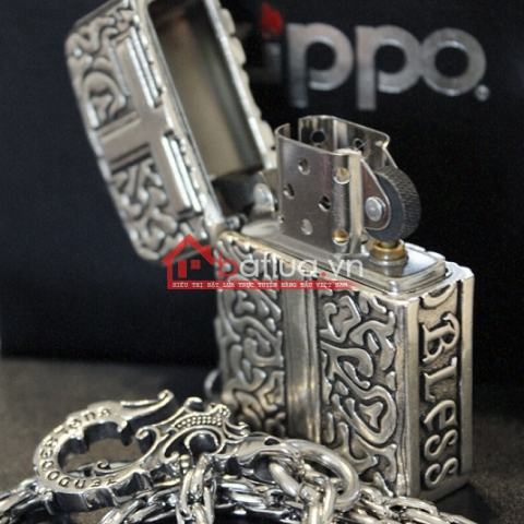 Bật lửa zippo chính hãng họa tiết cây thánh giá bạc