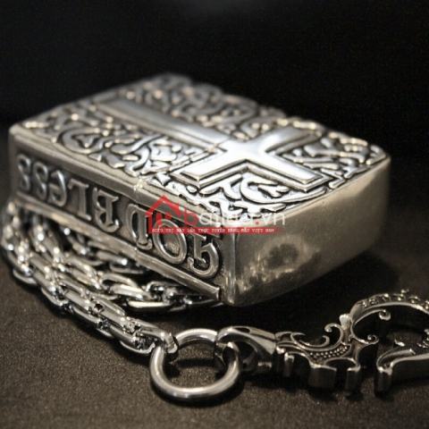 Bật lửa zippo chính hãng họa tiết cây thánh giá bạc