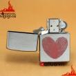 Bật lửa Zippo chính hãng in hình trái tim hoa tay