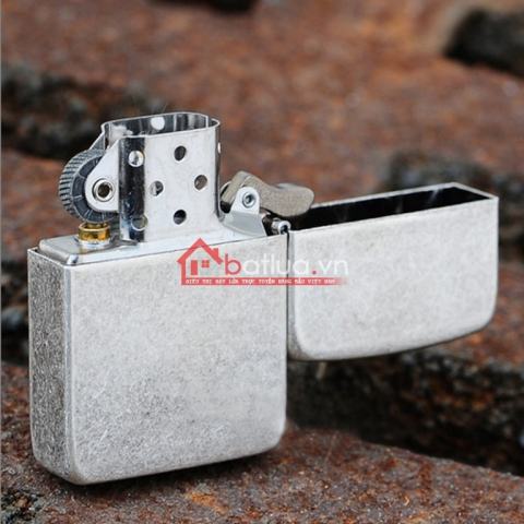 Bật lửa zippo chính hãng khắc chúa sơn lâm dũng mãnh bạc cổ điển