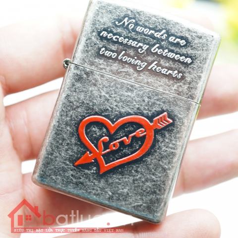 Bật lửa Zippo khắc trái tim tình yêu