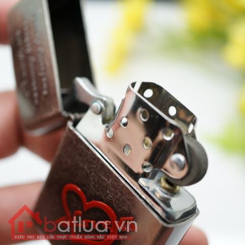 Bật lửa Zippo khắc trái tim tình yêu