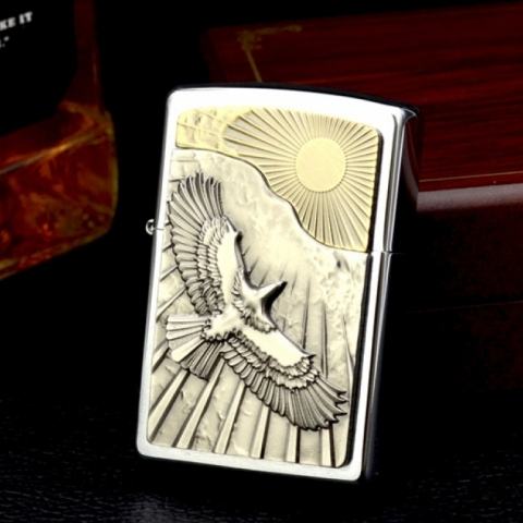 Bật lửa Zippo phiên bản Châu Âu Chim Ưng Bay Trong Nắng