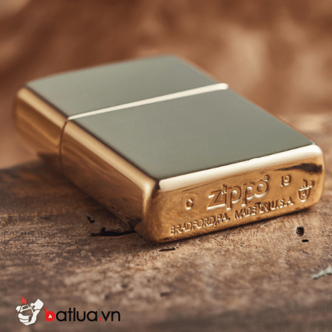 Zippo Armor khắc biểu tượng của Kim tự tháp Ai Cập gắn Viên pha lê Swarovski