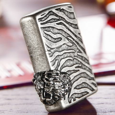 Zippo Chính Hãng Bạc Cổ Họa Tiết Ngựa Vằn Có Đầu Sư Tử Cạnh Bên