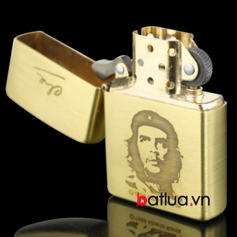 Zippo chính hãng đồng nguyên khối khắc  mặt hình Che