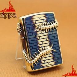 Zippo CHính Hãng Màu Vàng Đốt Hình Con Rết - Mã SP: ZPC1119