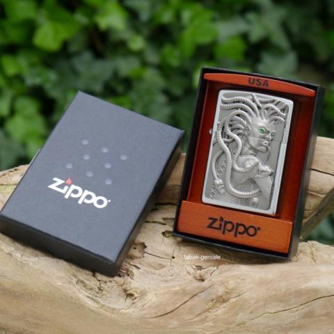 Zippo Chính Hãng Phiên Bản Châu Âu Vỏ Đúc Hình Medusa