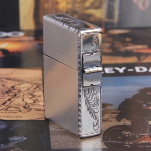 Zippo Chính Hãng Tái Bản Phiên Bản 1935 Bạc Khắc Lá Quanh Viền