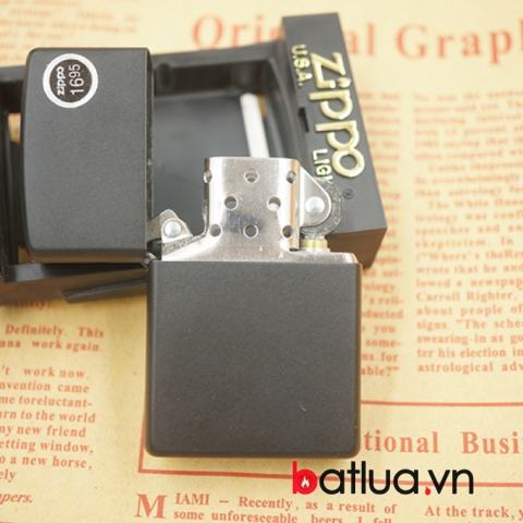 Zippo cổ La Mã Sơn Đen sản xuất năm 2000